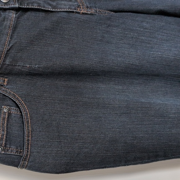 NWT Lane Bryant Venezia Stretch Flare Jeans - 4 Tall (18/20) - Picture 3 of 7